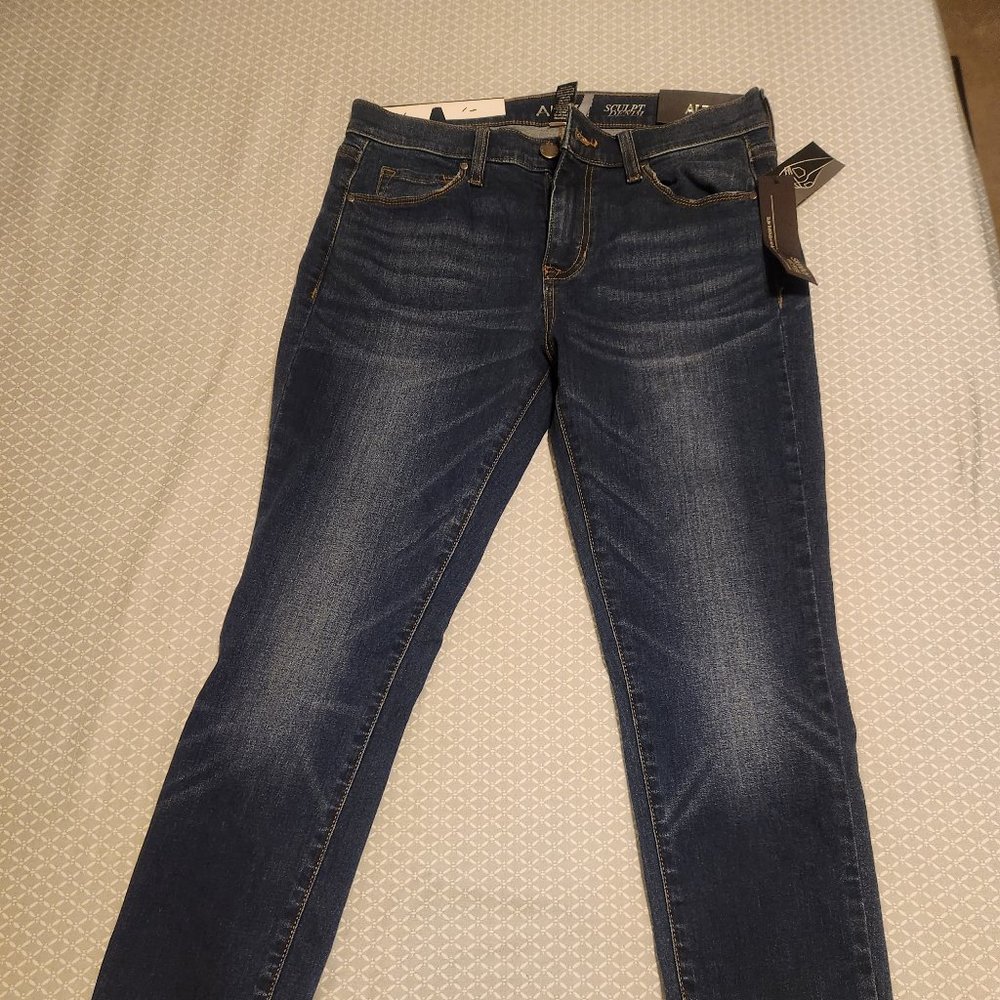 NEW Women's Jeans Apt 9 Skinny Jeans